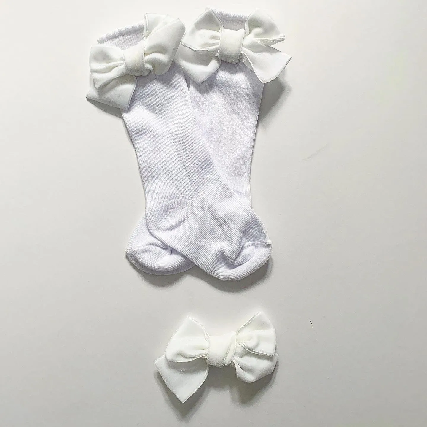 Bobble Babies knee high socks with velvet bow