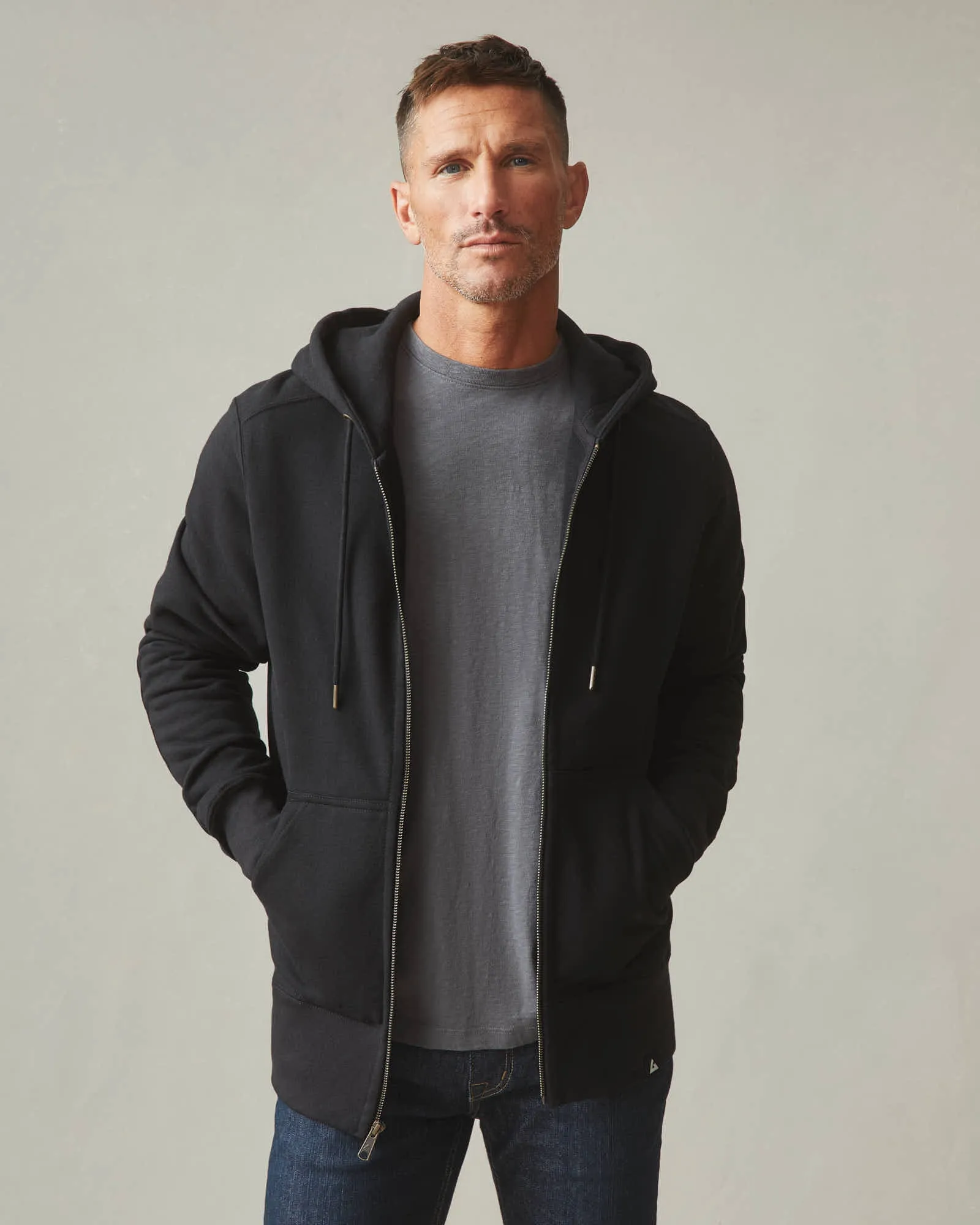 Classic Full Zip - Black